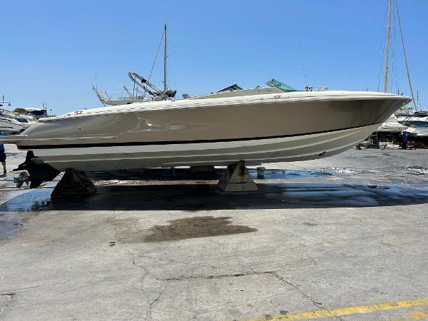 2015 Chris-Craft Launch 32