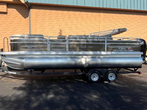 2025 Sun Tracker SportFish 22 DLX