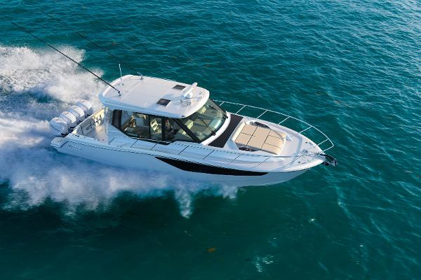 Boston Whaler 405 Conquest