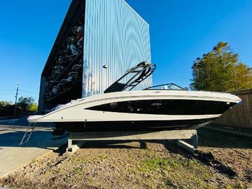 2022 Sea Ray SDX 270