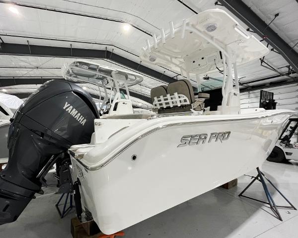 2024 Sea Pro 242 DLX