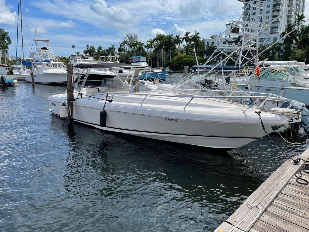 1996 Intrepid 370 Cuddy