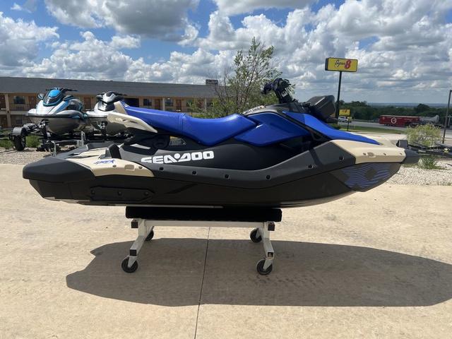 2025 Sea-Doo Spark™ Trixx for 3 Rotax® 900 ACE™ - 90 iBR a