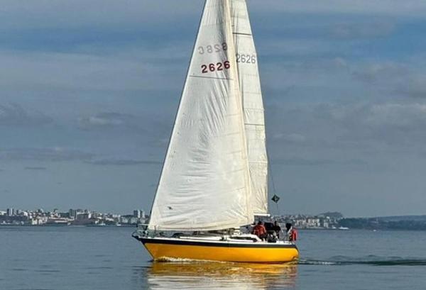 1982 Oyster 37