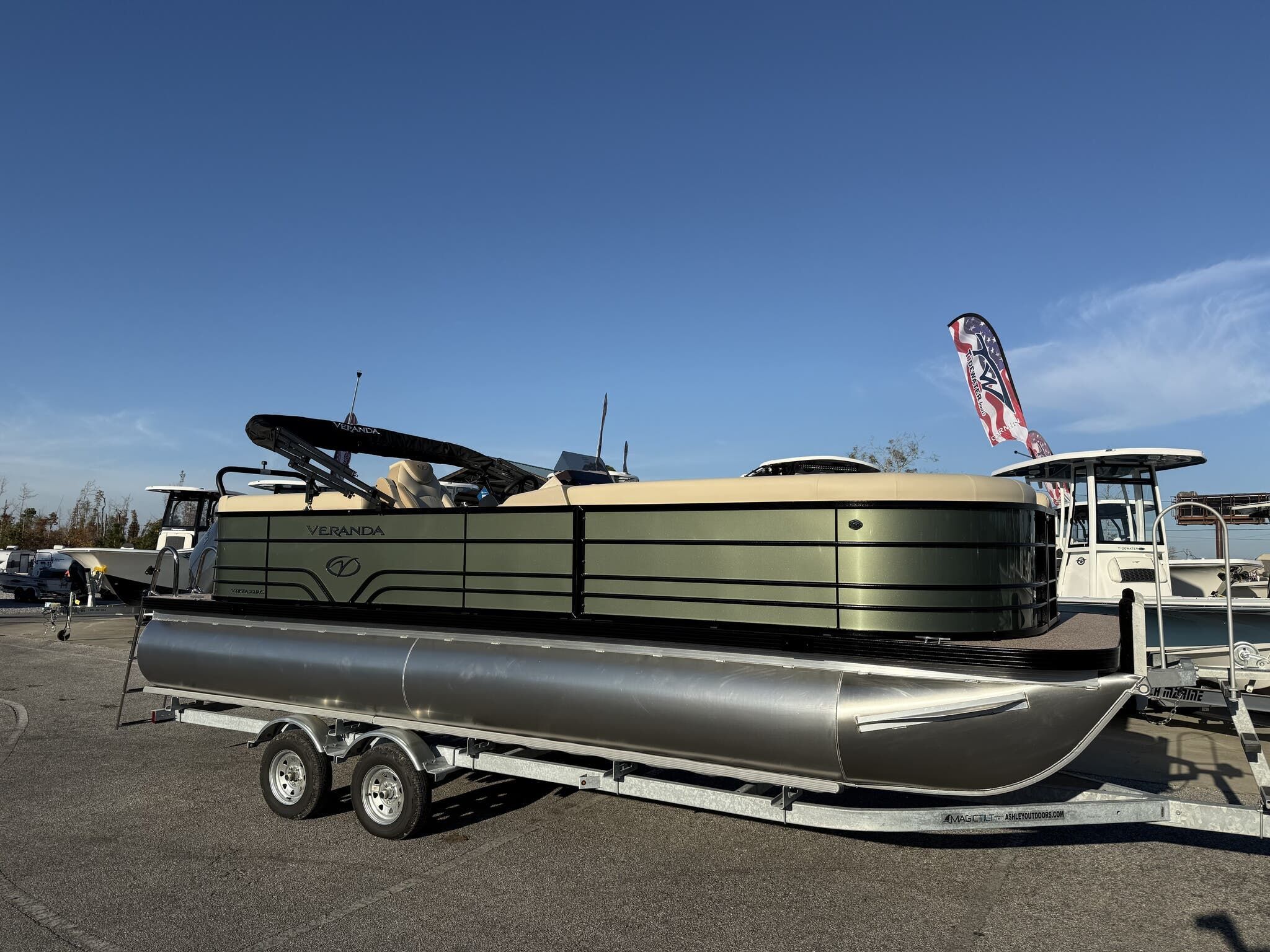 2026 Veranda Vista View Series 22RC TRITOON