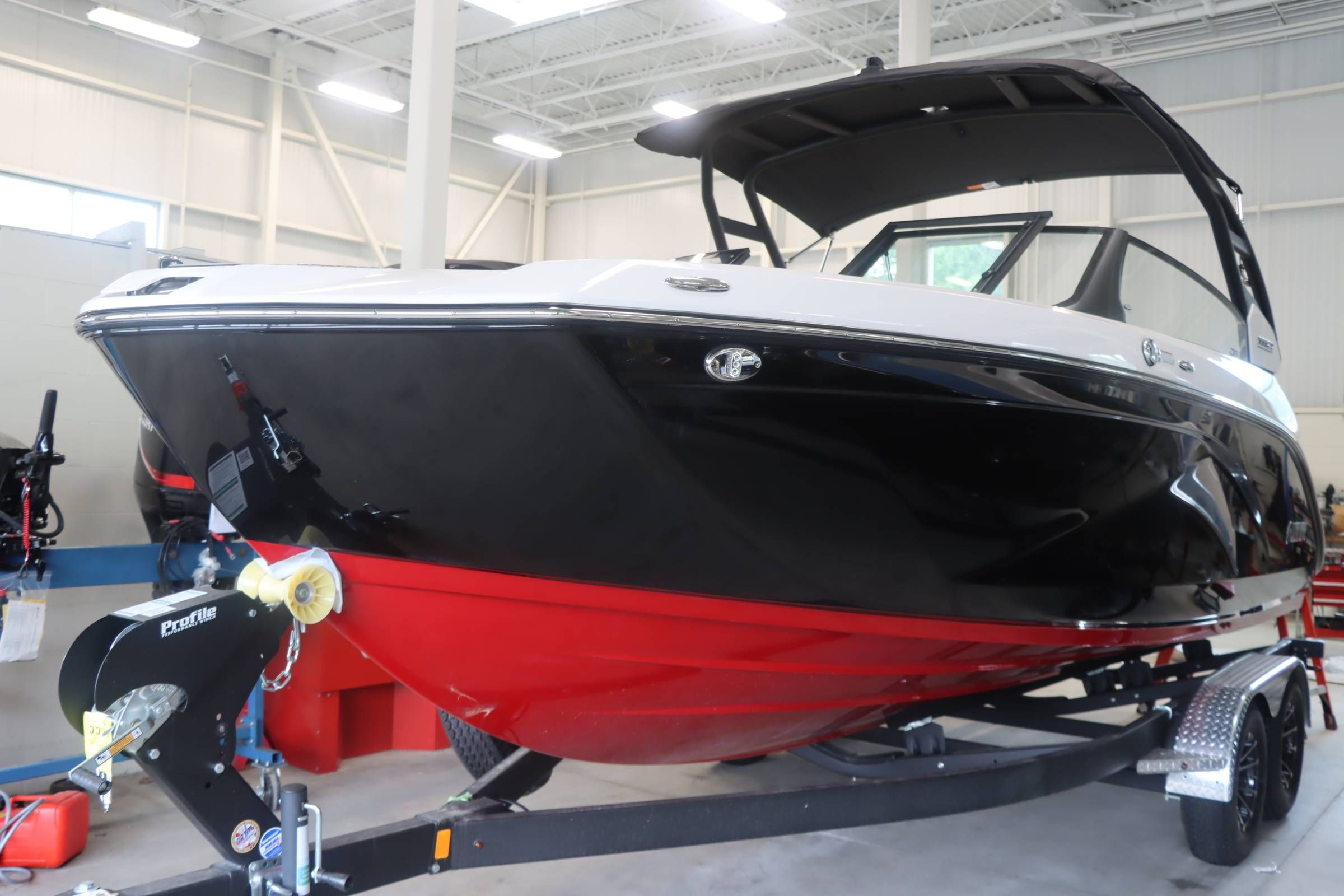 2025 Yamaha Boats 222SD