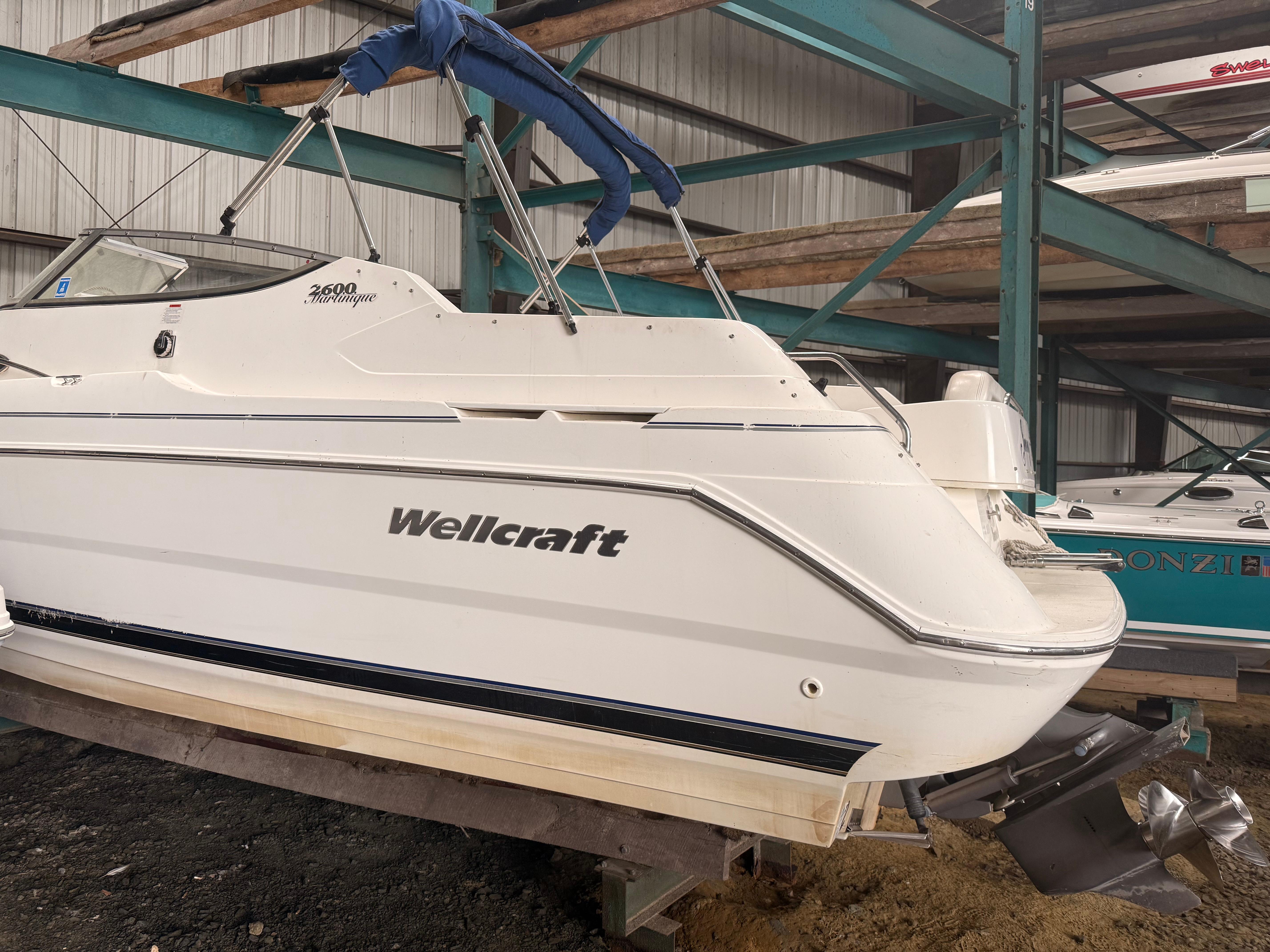 2001 Wellcraft 2600 Martinique