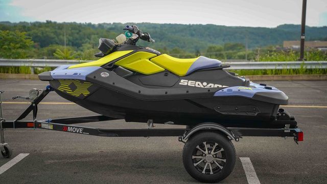 Sea-Doo Spark® Trixx™ for 1 Rotax® 900 ACE™ - 90 iBR