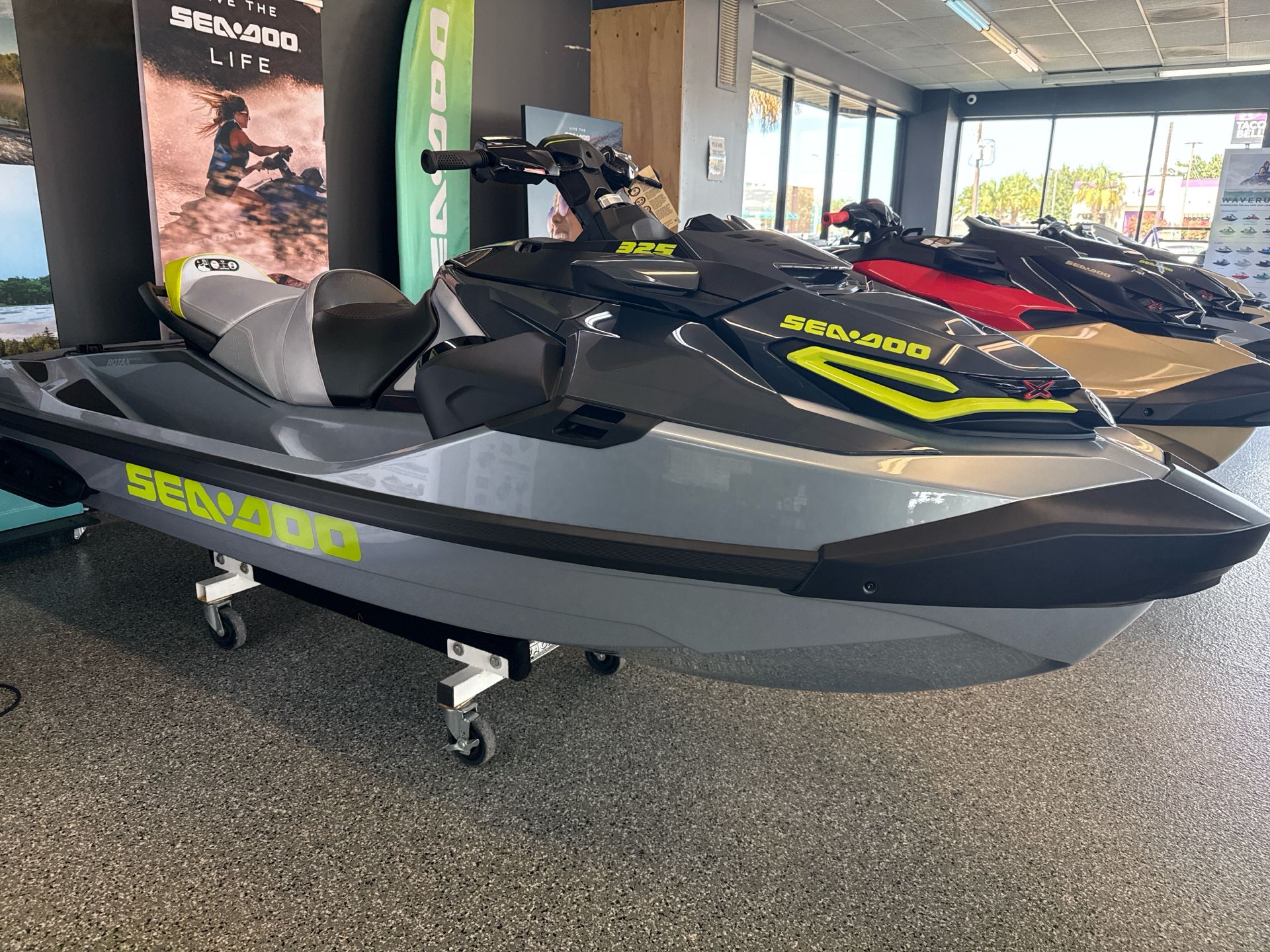 Sea-Doo RXT-X 325 Tech Package