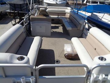 2004 Sylvan SUNCHASER 824