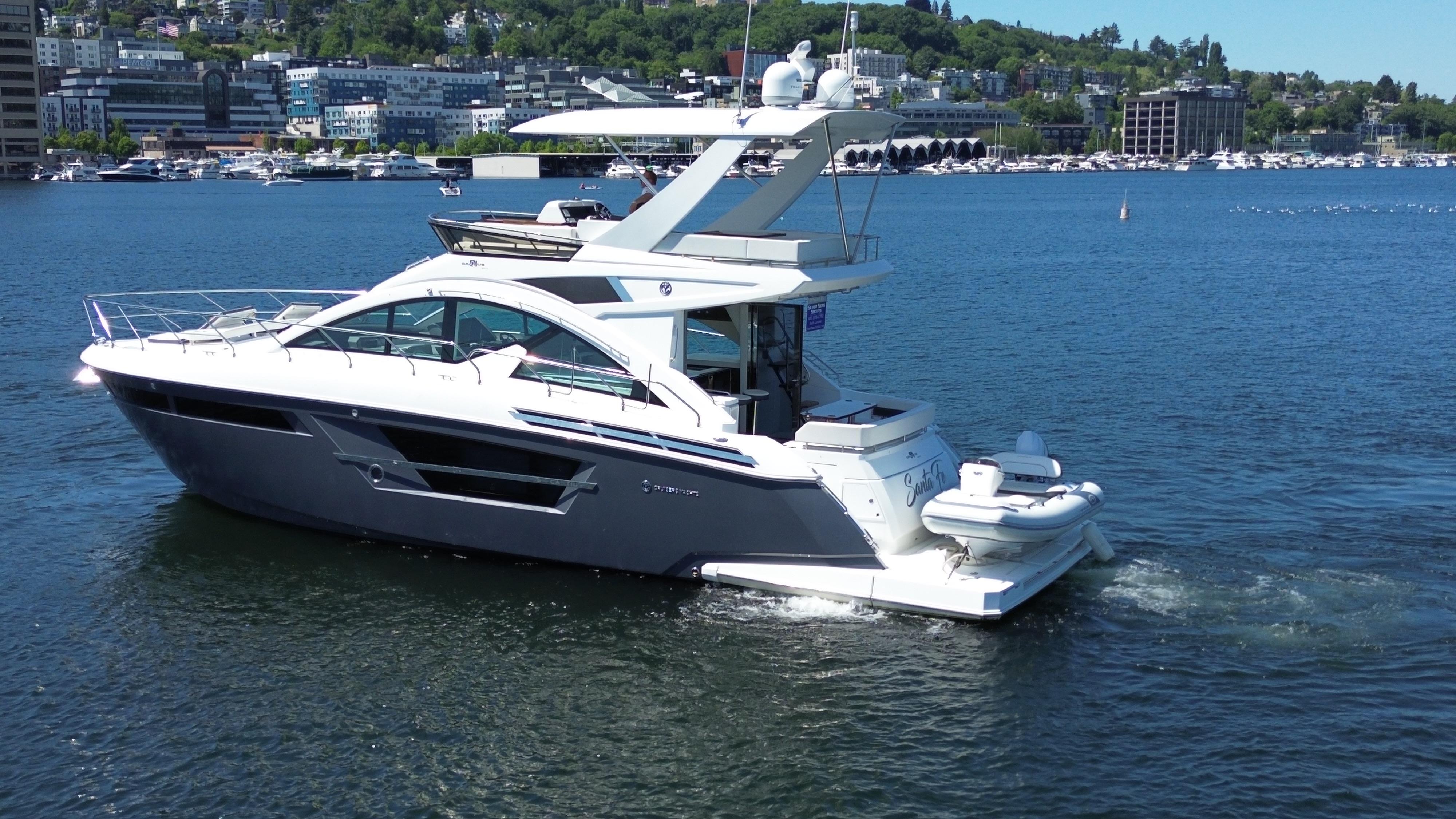 2019 Cruisers Yachts 54 Fly