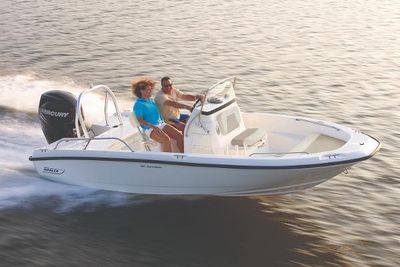 Boston Whaler 180 Dauntless Boat