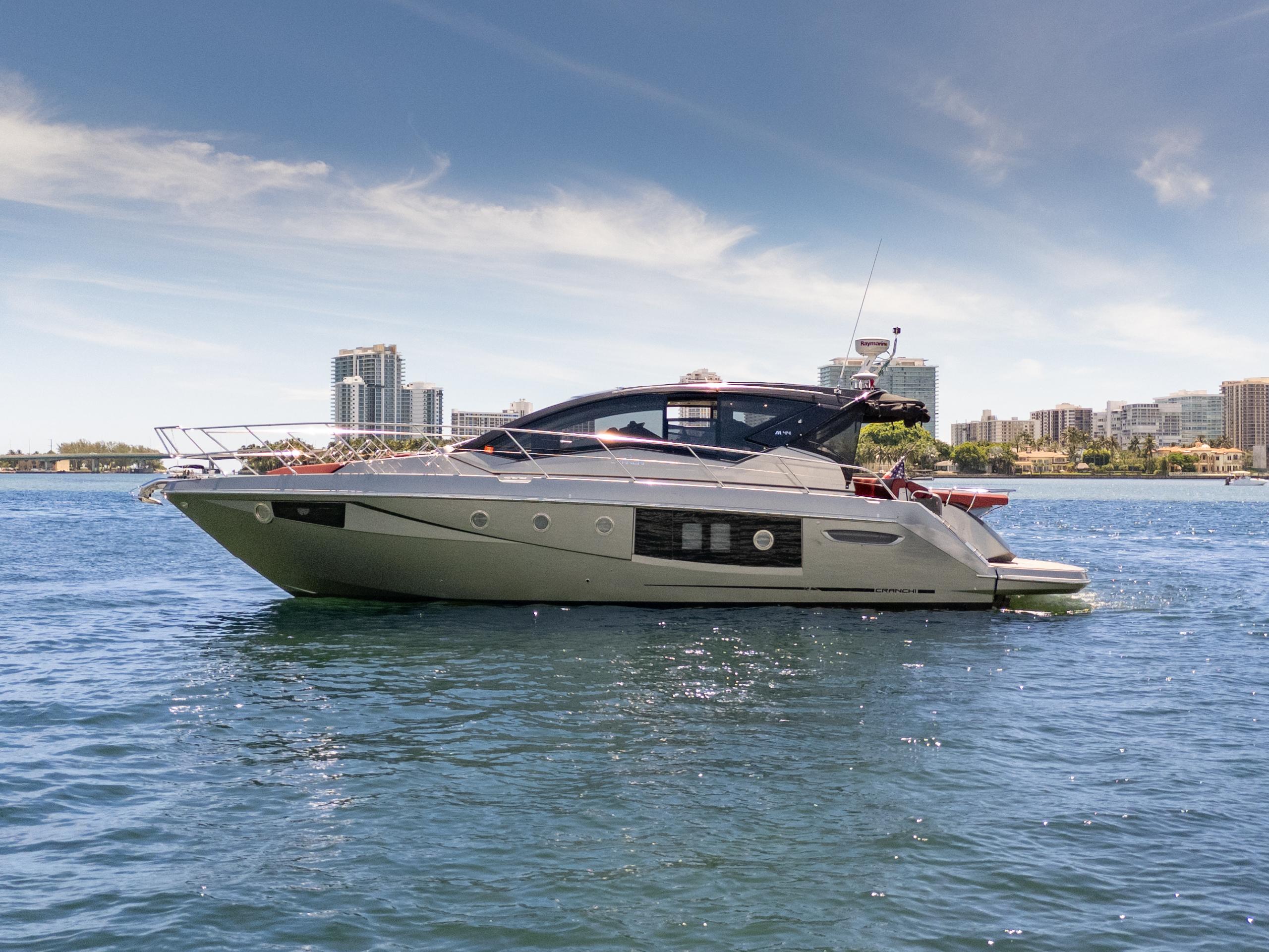 2023 Cranchi M44HT