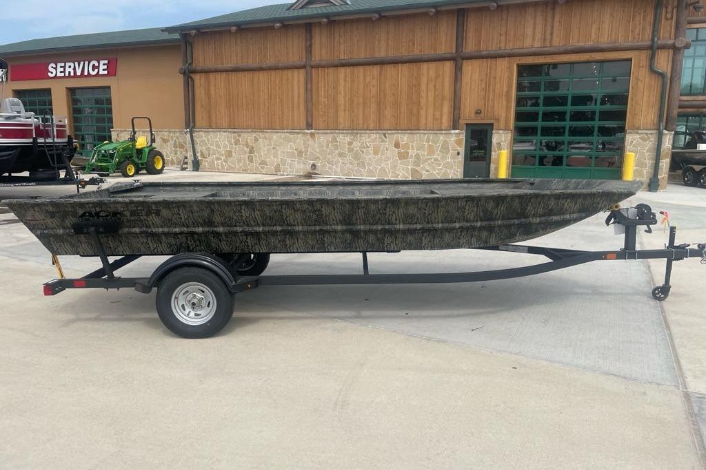 2025 Tracker Grizzly 1860 Utility