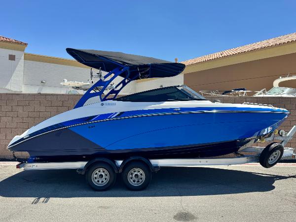 2019 Yamaha Boats 242X