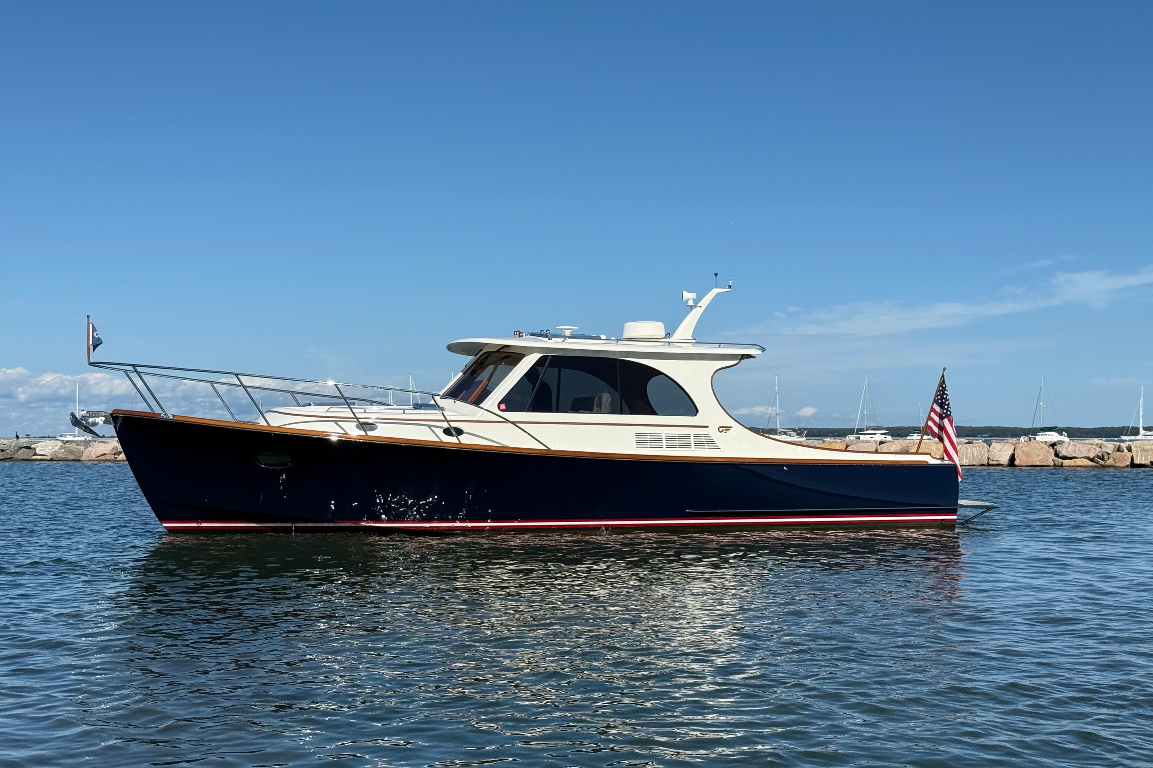 2024 Hinckley Picnic Boat 40 S