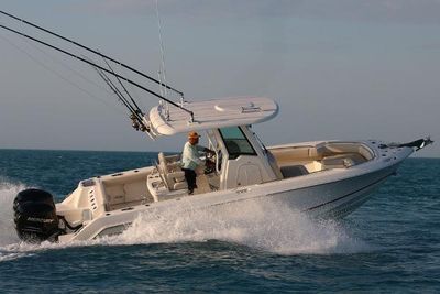 Boston Whaler 250 Outrage Boat