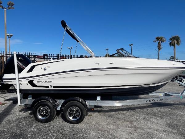2021 Bayliner VR 5