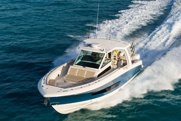 2019 Boston Whaler 420 Outrage
