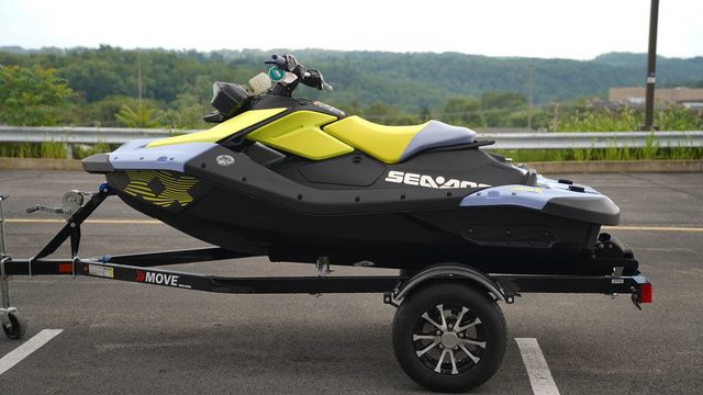 Sea-Doo Spark® Trixx™ for 1 Rotax® 900 ACE™ - 90 iBR
