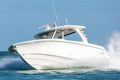 Boston Whaler 350 Realm Boat