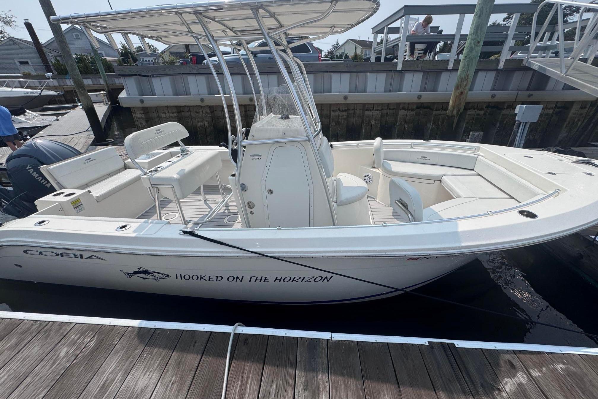2024 Cobia 220 Center Console