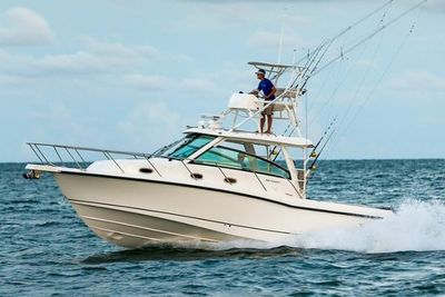 Boston Whaler 345 Conquest Boat