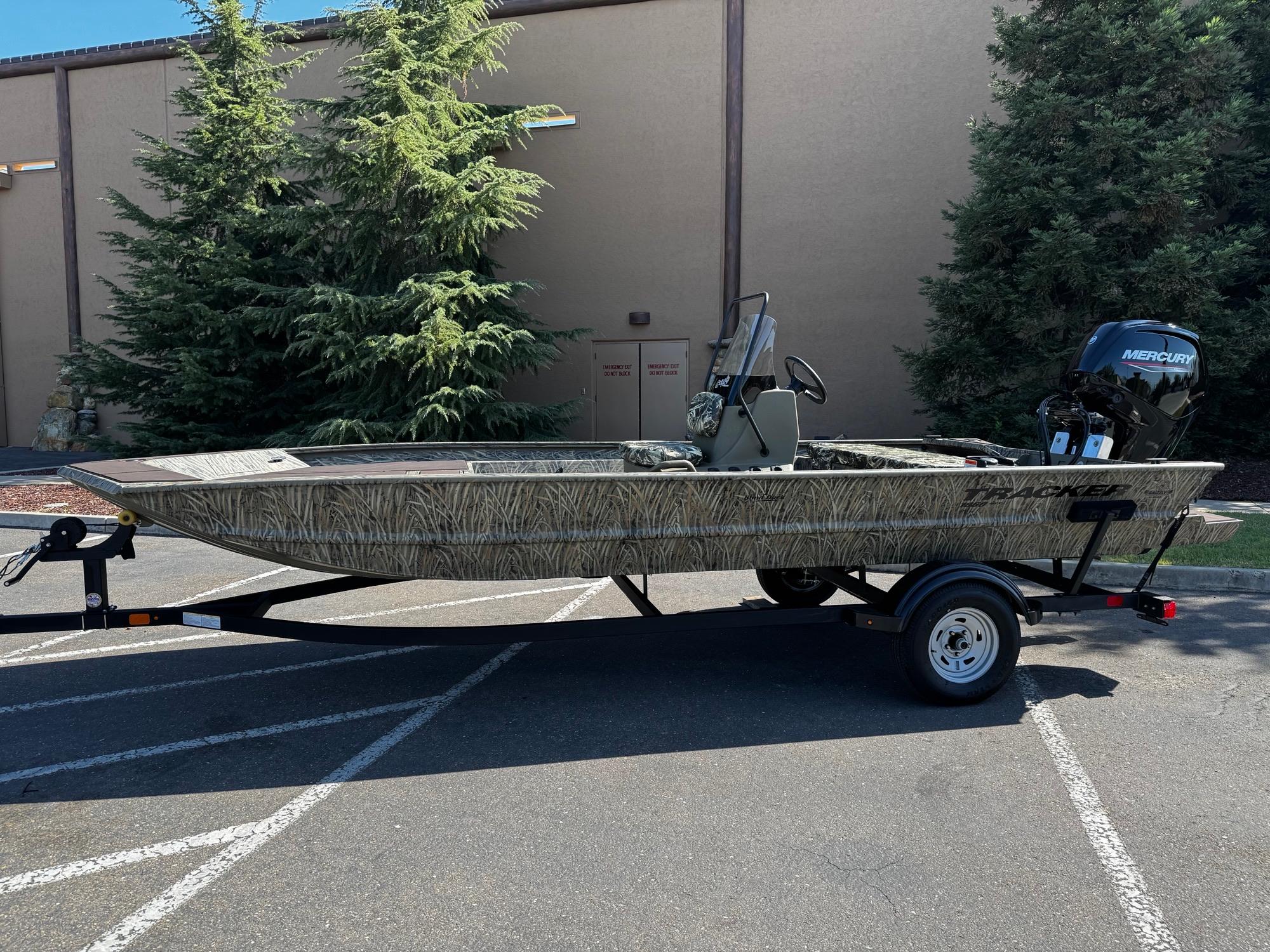 2025 Tracker Grizzly 1860 CC