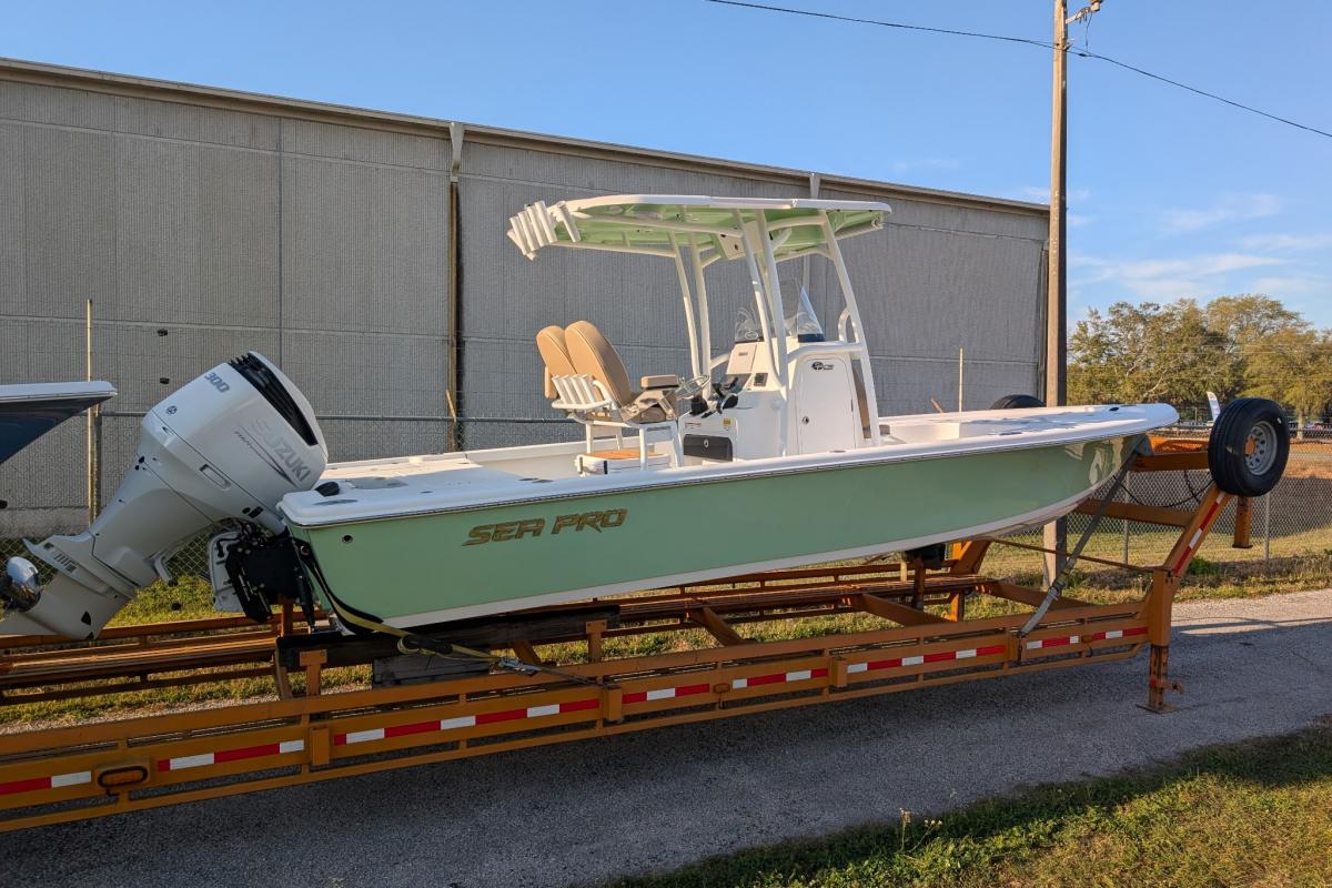 2025 Sea Pro 250 DLX BAY