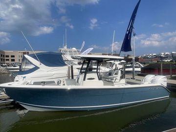 2025 Cobia 285 Center Console