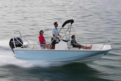 Boston Whaler 170 Montauk Boat