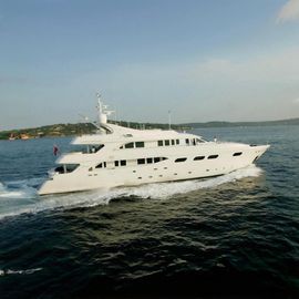 2003 Alfamarine 140