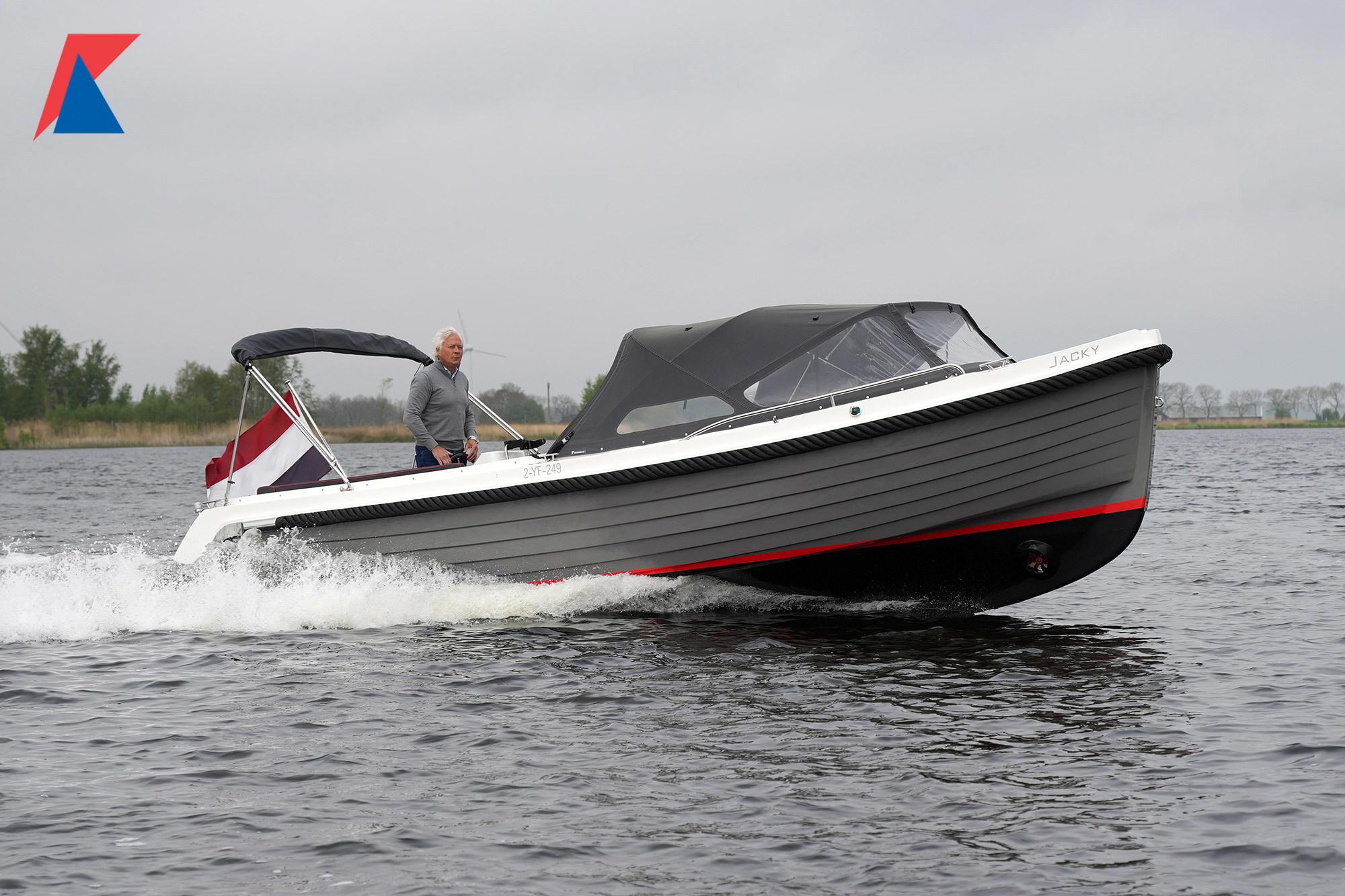 2021 Intender 820