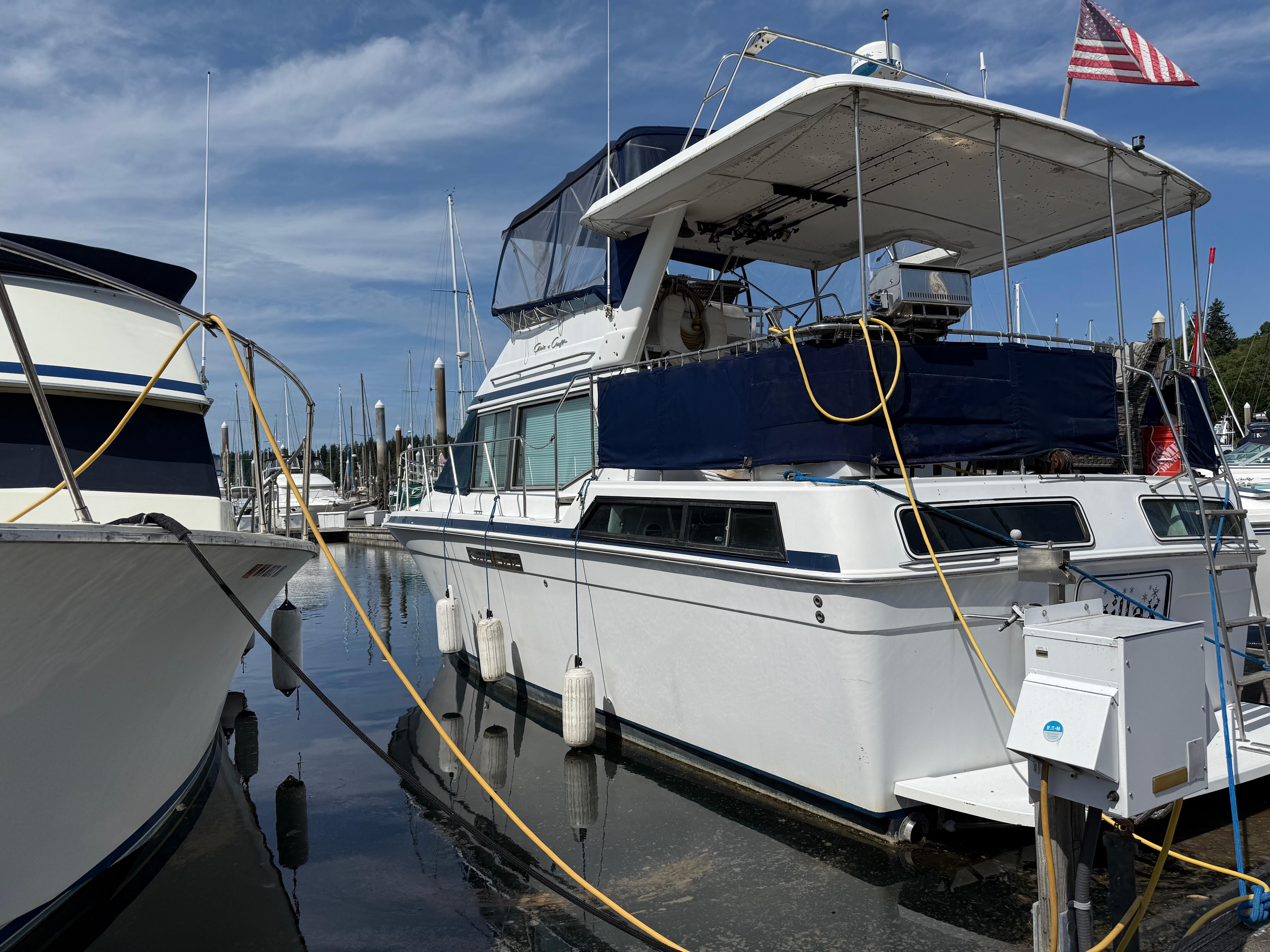 1990 Chris-Craft 372 Catalina