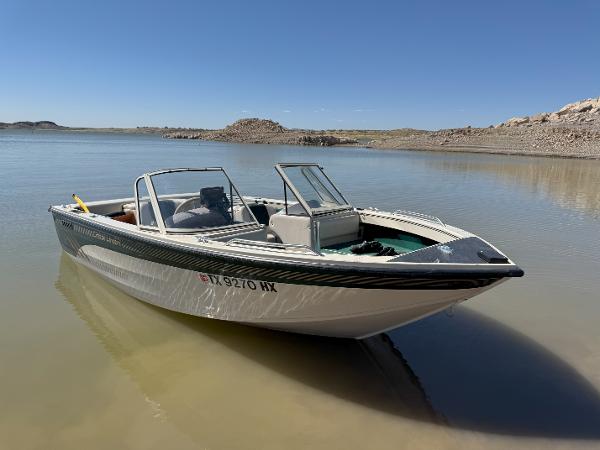 1997 Crestliner Fish and Ski 1750