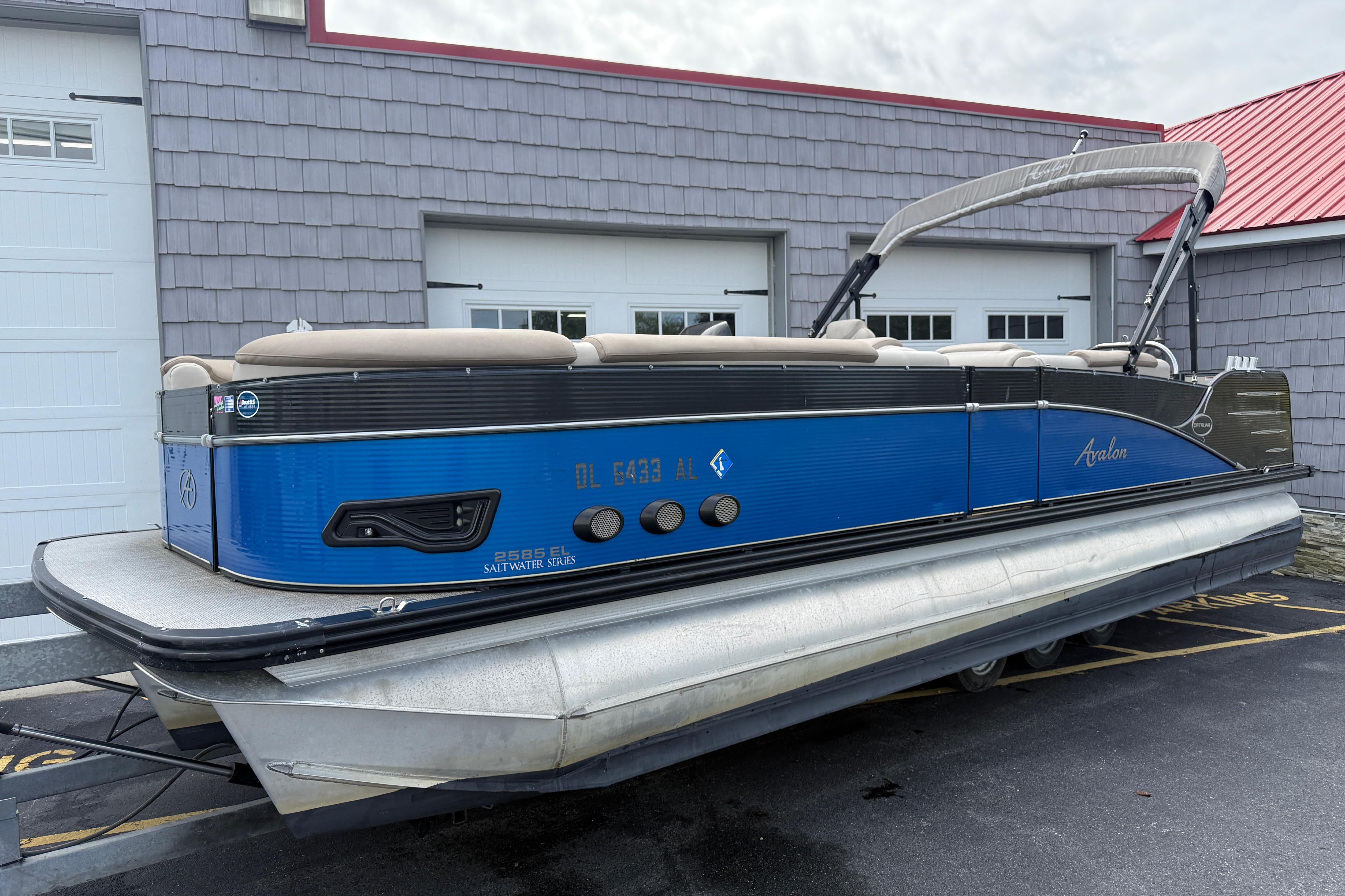 2018 Avalon 2585 Catalina Elite Tri toon High Performance