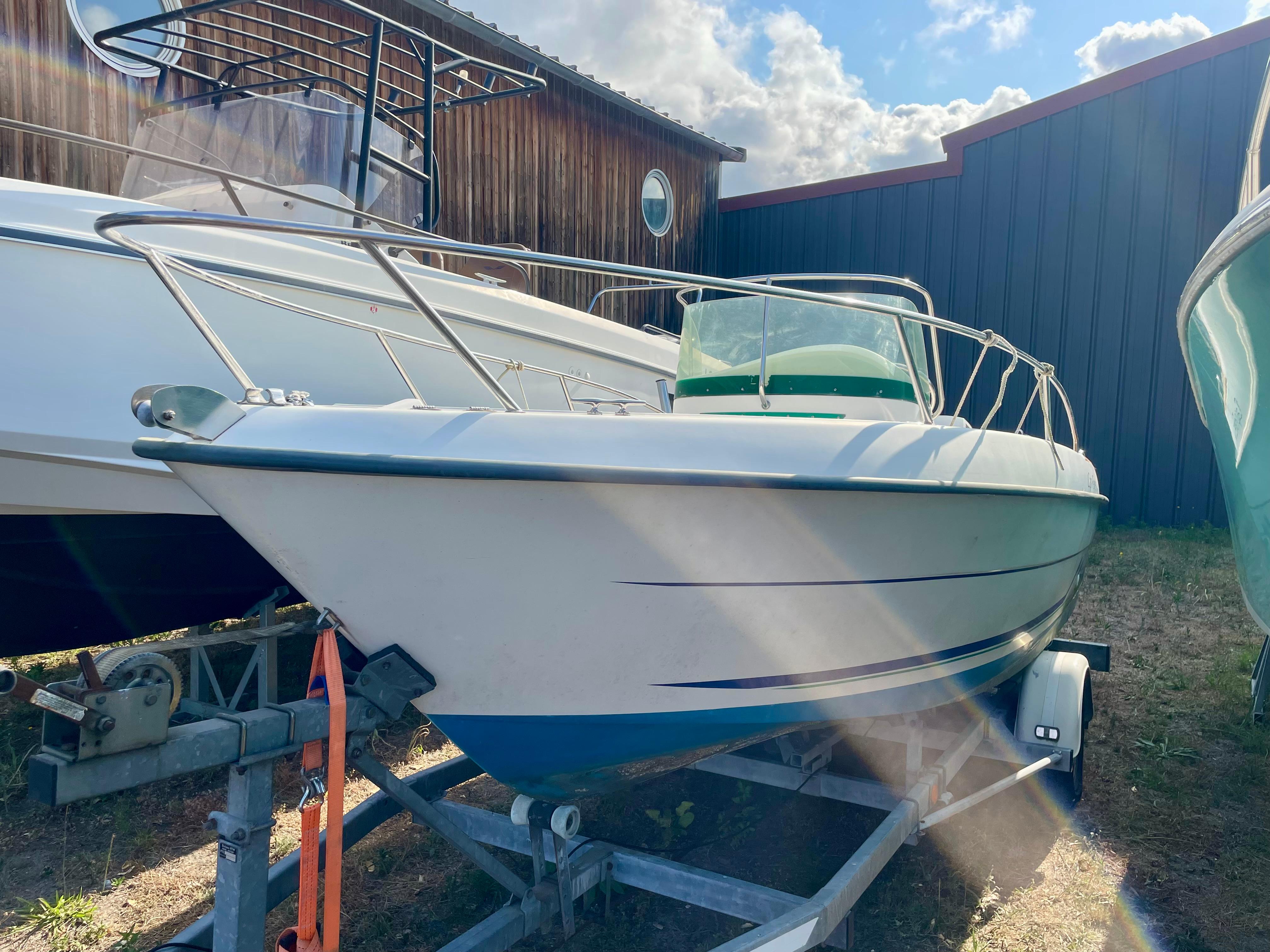 2000 B2 Marine Cap Ferret 550