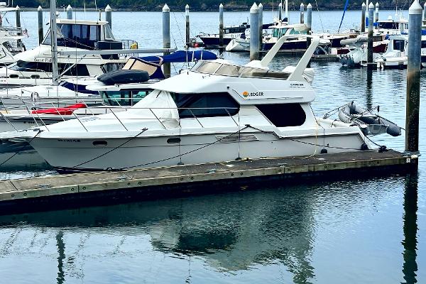 2000 Carver 374 Voyager