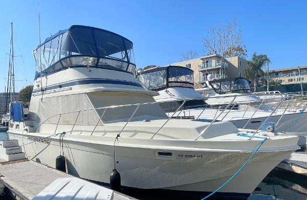 1984 Uniflite Double Cabin Motor Yacht