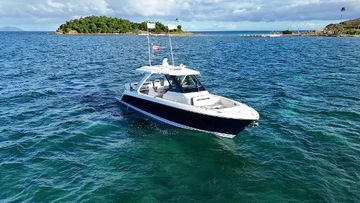 2023 Tiara Yachts 34 LS