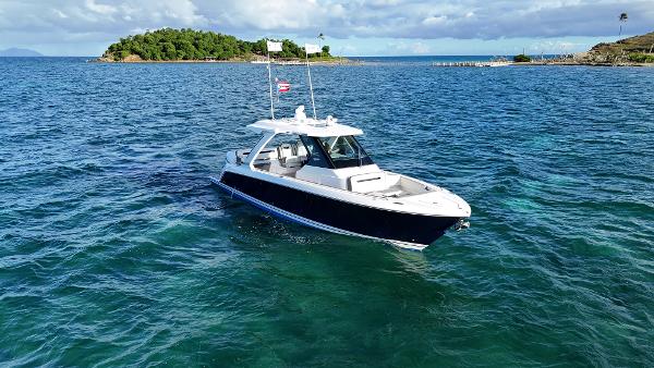 2023 Tiara Yachts 34 LS