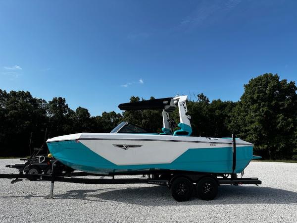 2022 Nautique S23
