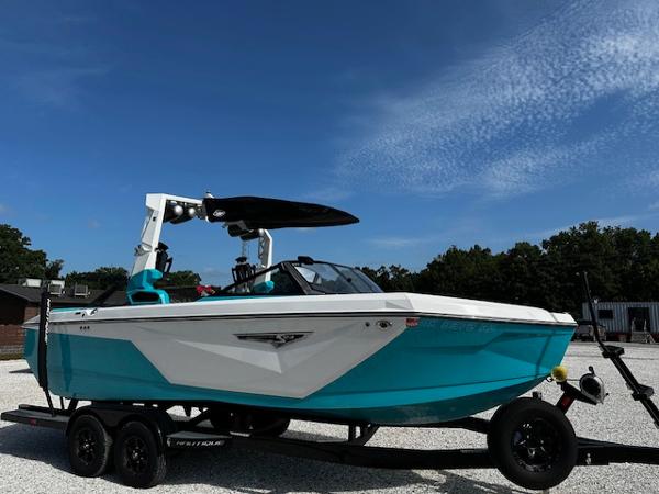 2022 Nautique S23