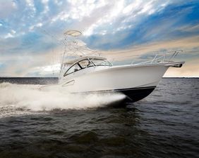 Albemarle 36 Express 2025 Albemarle 36 Express boat cruising on open water under a cloudy sky.