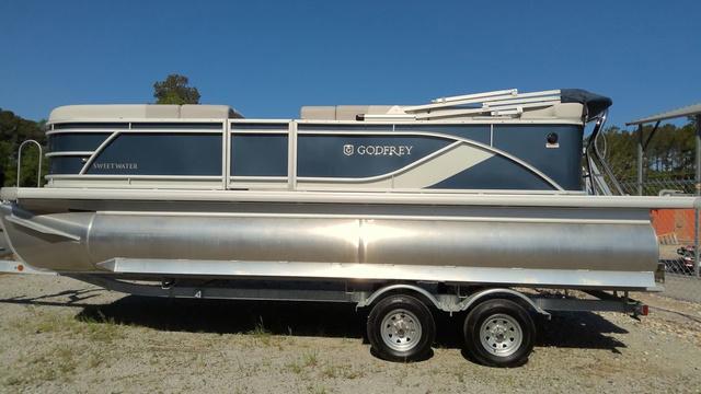 2025 Godfrey Marine Sweetwater 2086 CSE
