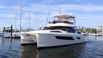 2017 Aquila 44 Yacht