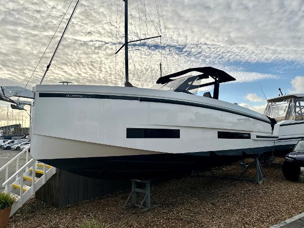 2024 De Antonio Yachts D32