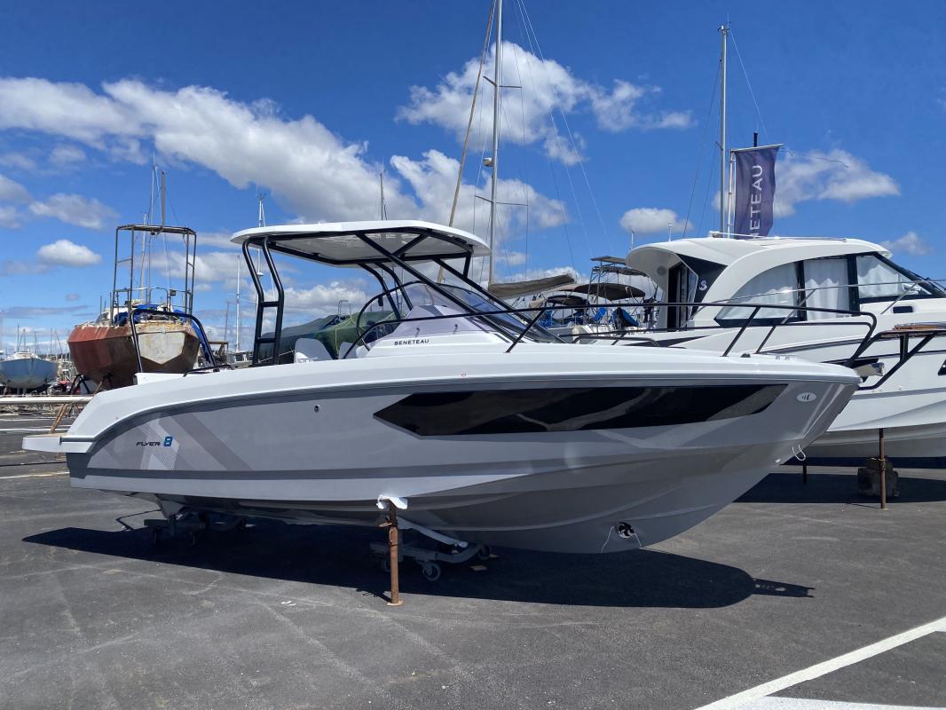 2025 Beneteau FLYER 8 SUNDECK V2