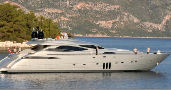 Pershing 115