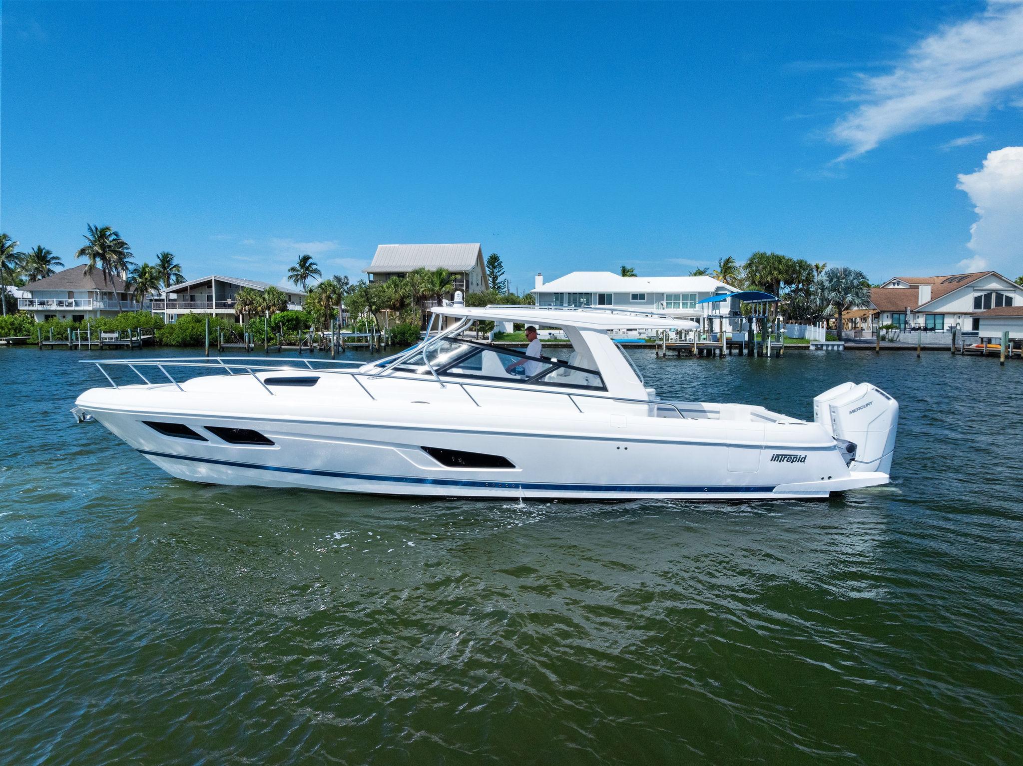 2022 Intrepid 438 Evolution